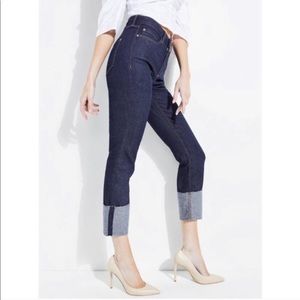 💰BOGO💰 Guess Rolled Up 1981 Skinny Jean